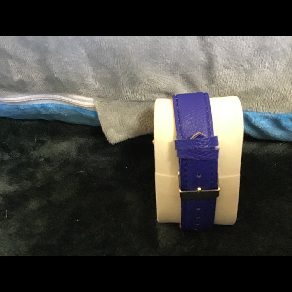 Watch - Picture 2 of 2
